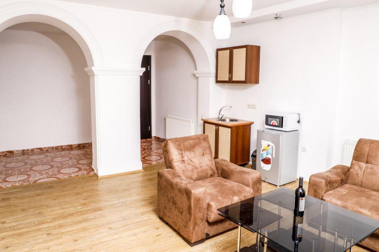 Hotel Monaco Tbilisi Luaran gambar